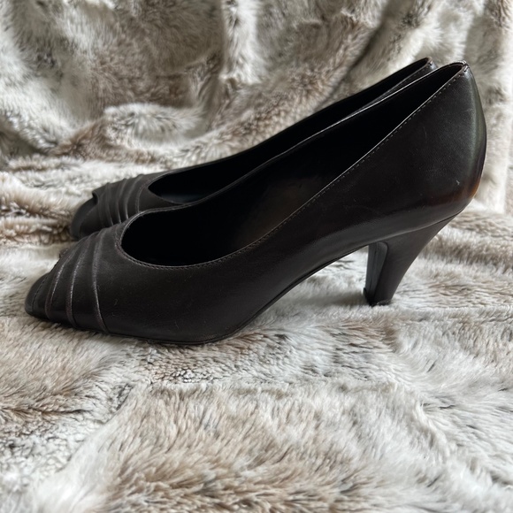 Alex Marie Dark Brown Open-Toe Low Heels Size 6 - Picture 3 of 6